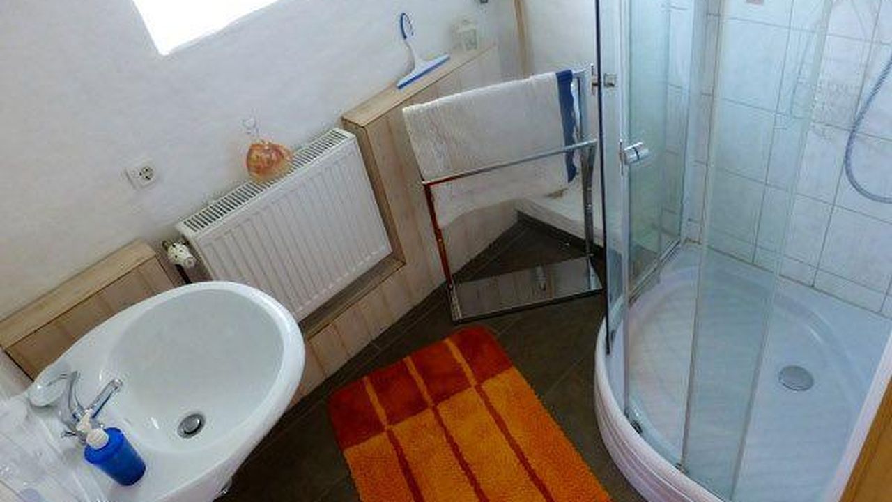 Bad/Dusche. Dusche Bad/Dusche. Dusche
